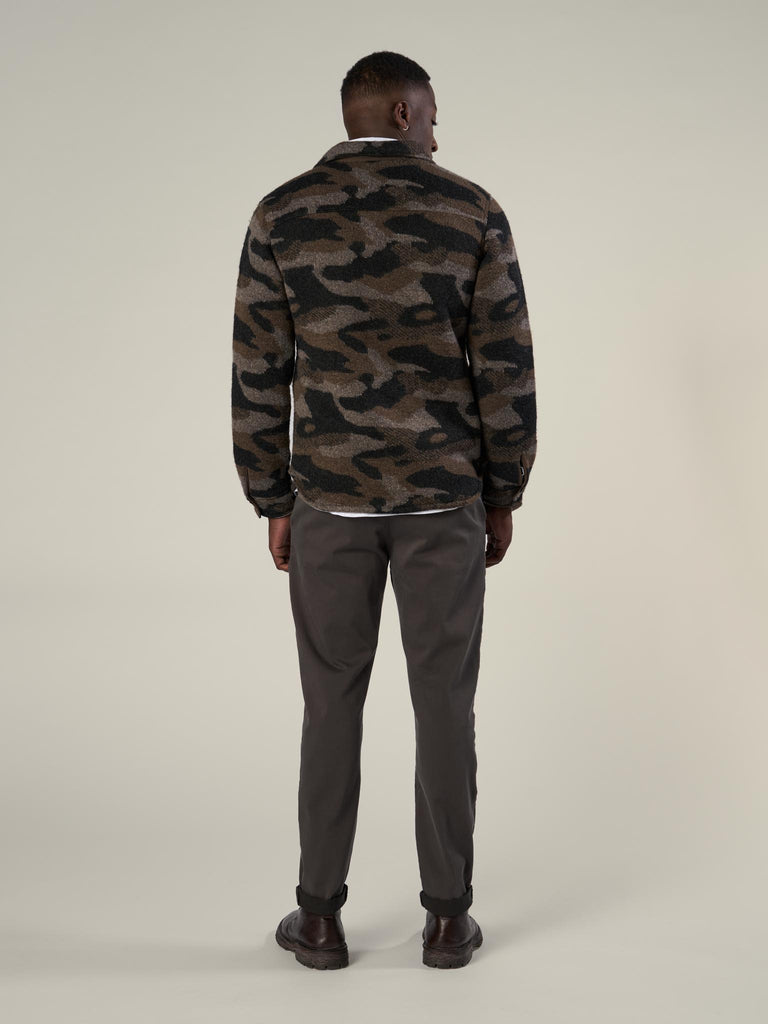 Modelshot / Grey Camo / Detail
