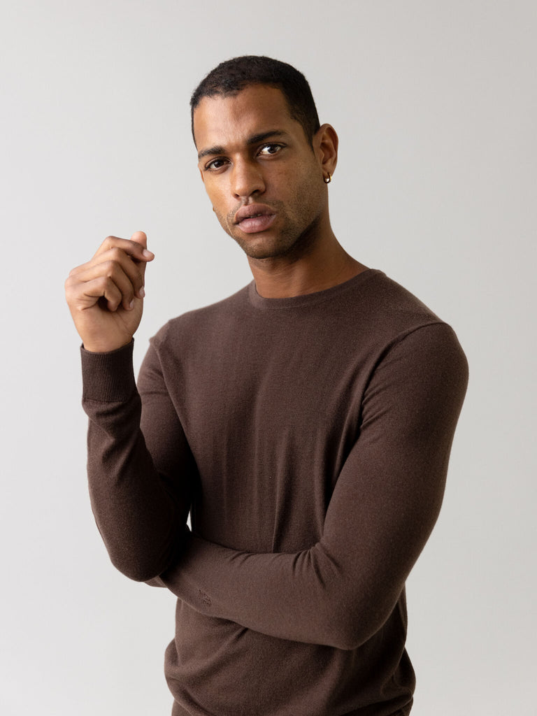 Modelshot / Chocolate Brown / Detail