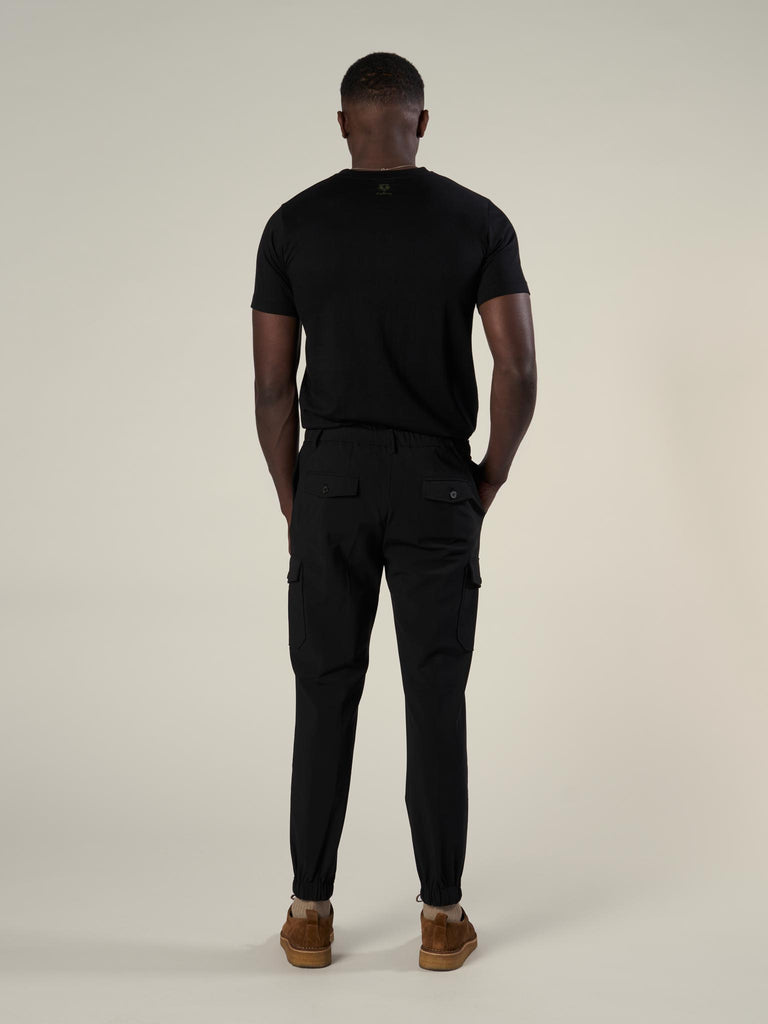 Modelshot / Black / Detail