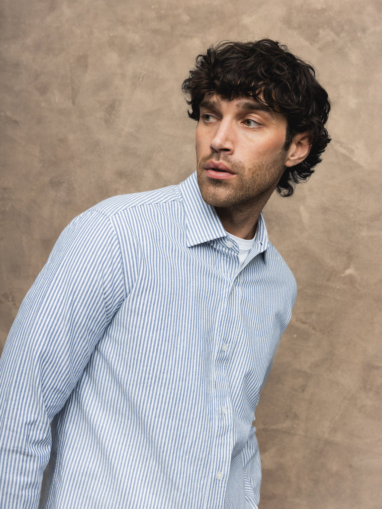 Modelshot / Light Blue / Detail