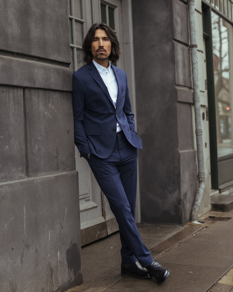 Modelshot / Navy / Detail