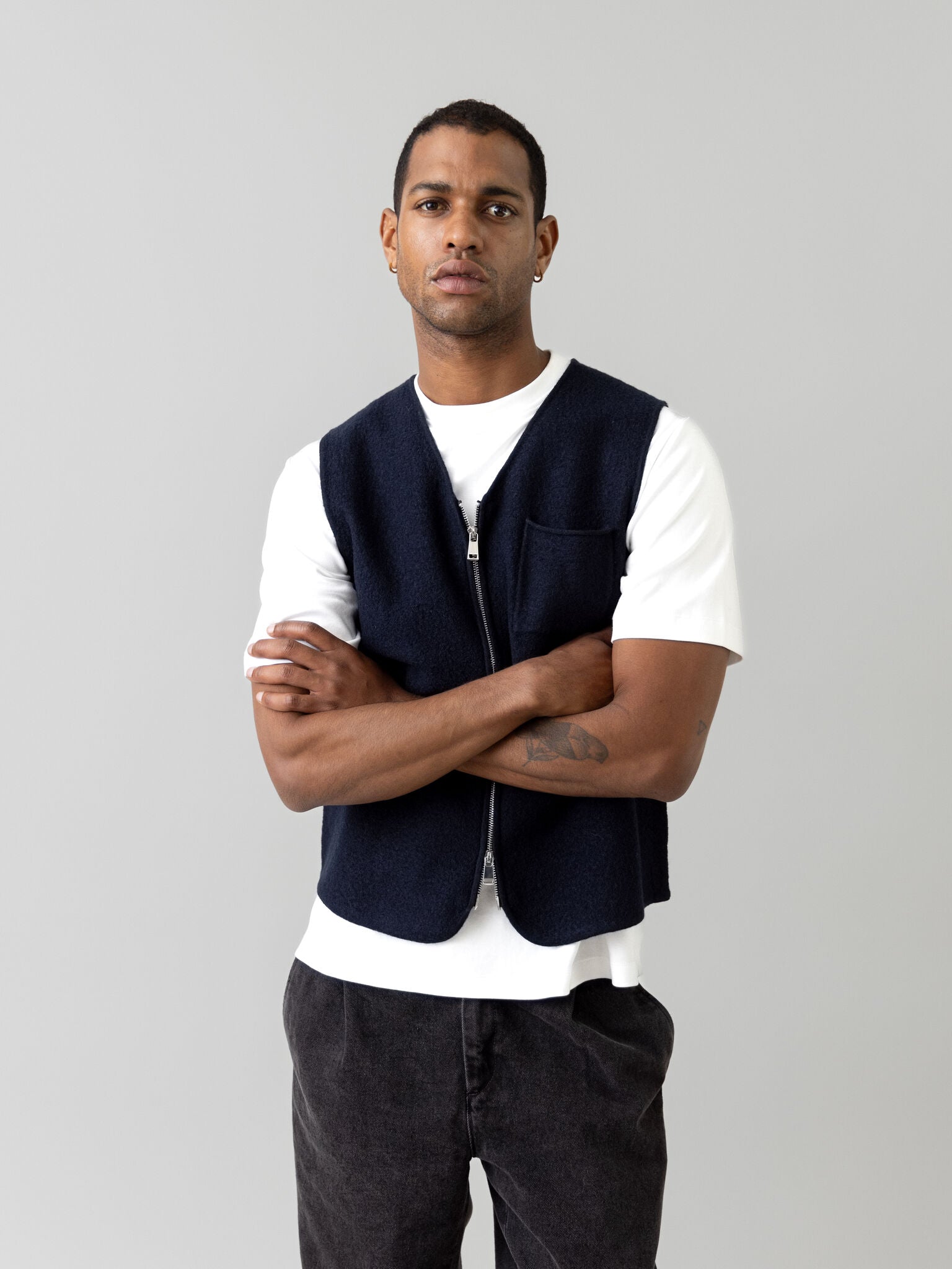 Modelshot / Salute Navy / Detail