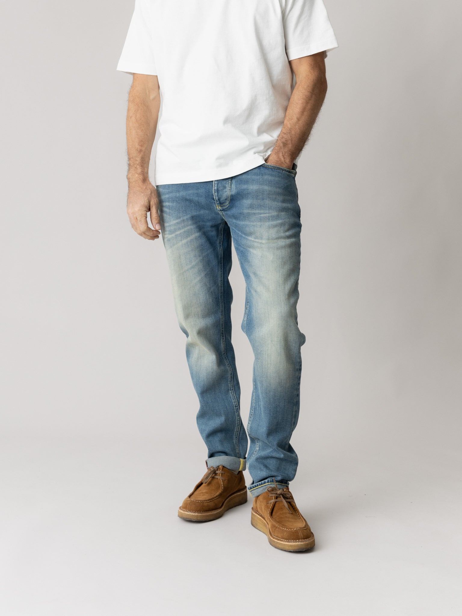 Modelshot / Vintage Blue / Detail