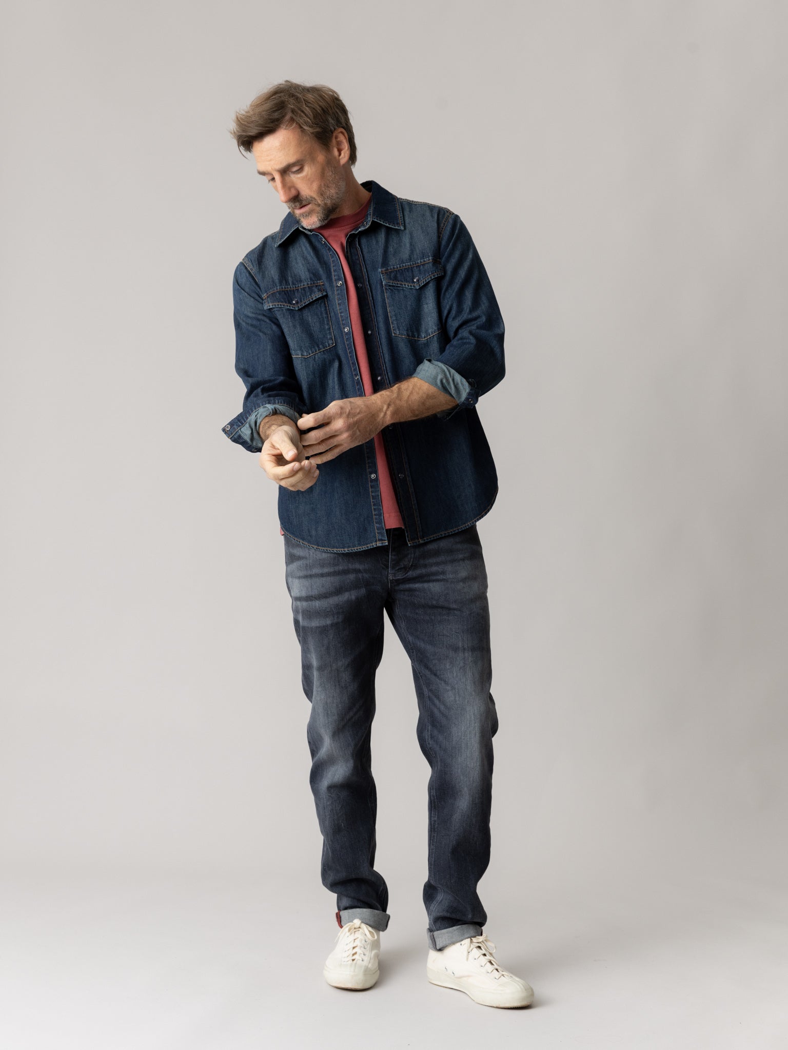 Modelshot / Dark Grey Denim / Detail