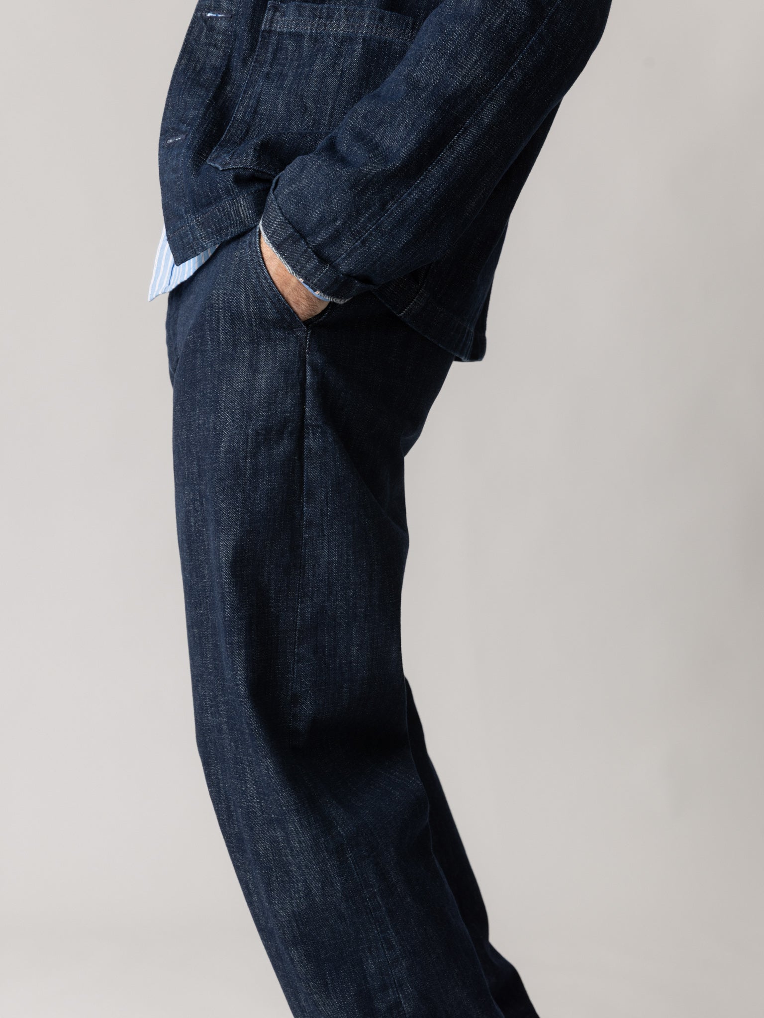 Modelshot / Dark Blue Denim / Detail