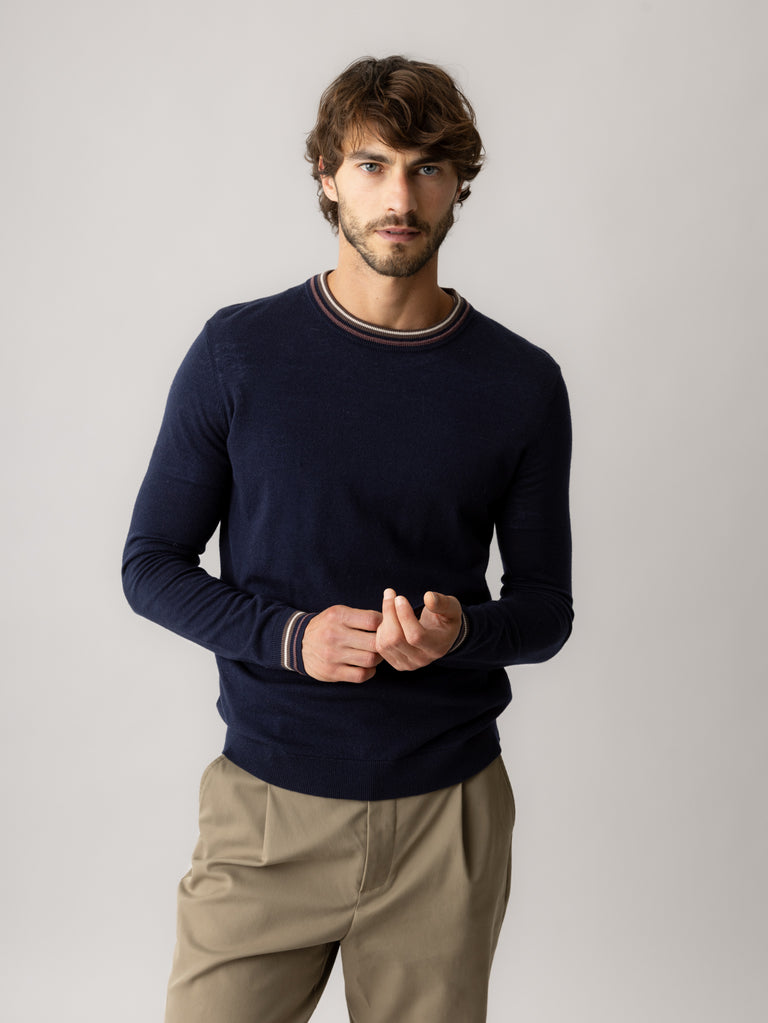 Modelshot / Navy / Detail