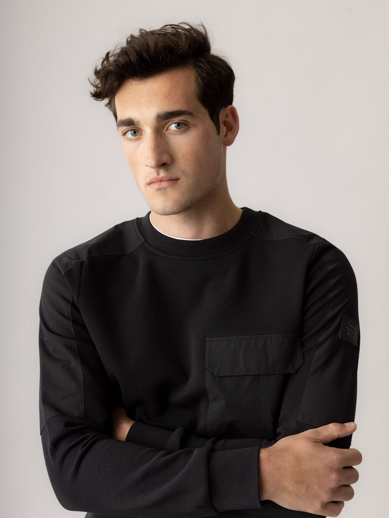 Modelshot / Black / Detail
