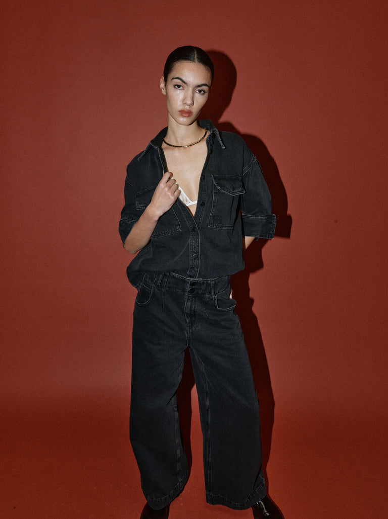 Modelshot / Black / Detail