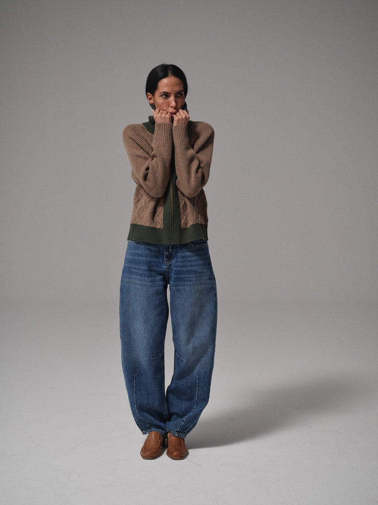 Modelshot / Blue Denim / Detail