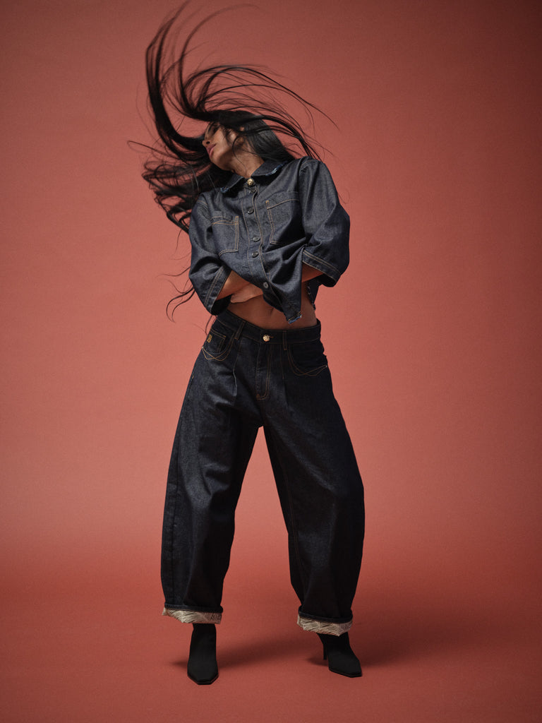 Modelshot / Dark Blue Denim / Detail