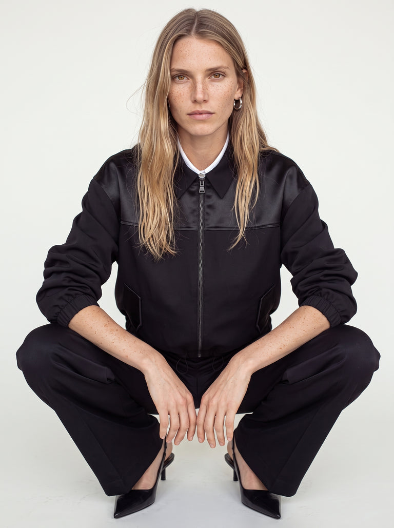 Modelshot / Black / Detail