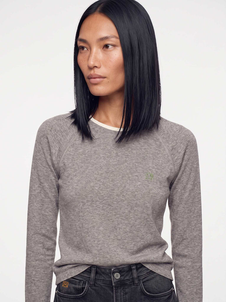Modelshot / Grey Melange / Detail