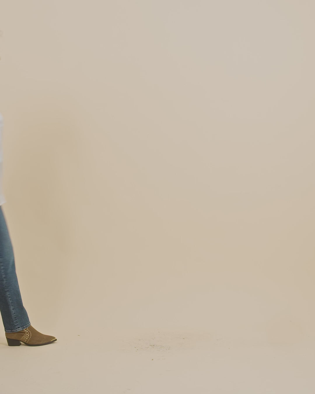 Modelshot / Ecru / Detail