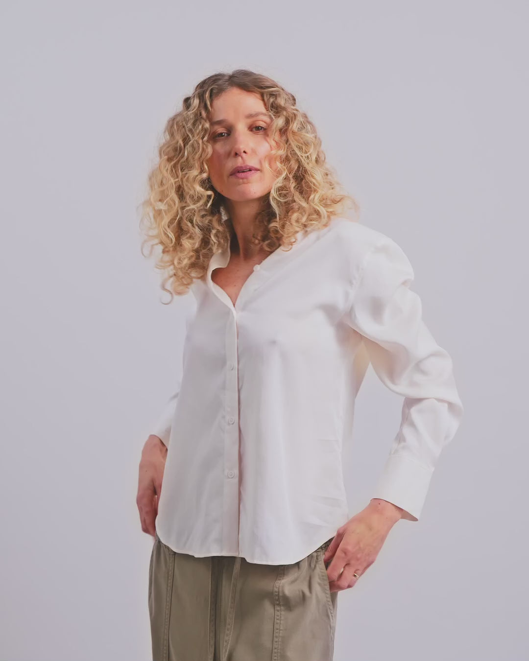 Modelshot / Ecru / Detail